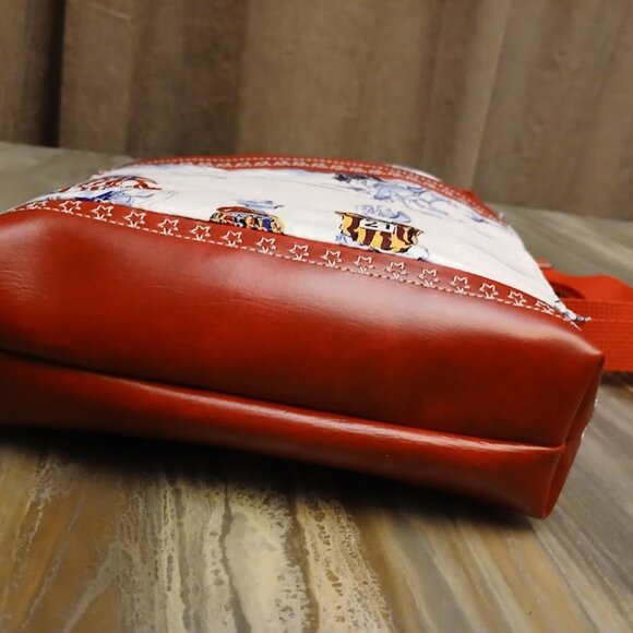 New Travel Sling Crossbody Western Cowboy Rodeo Faux Leather trim Red white blue - Picture 11 of 11